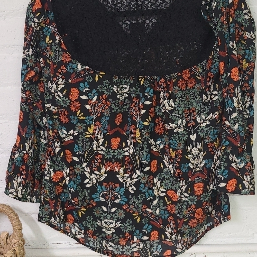 NWT ROMEO AND JULIET COUTURE COLD SHOULDER SM Black Floral - Picture 8 of 10
